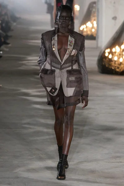 Look 3